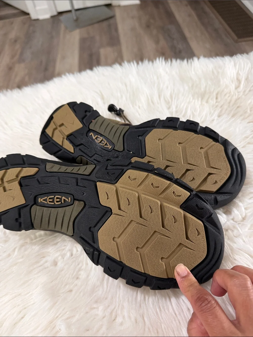 Keen Men's Newport H2 Olive and Tan Closed-Toe Outdoor Sandals